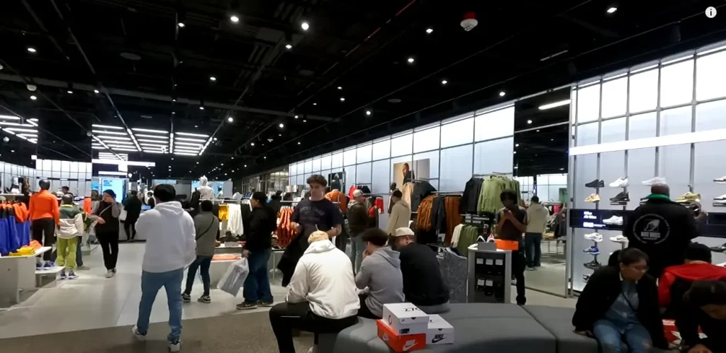 nike-mall-of-america-inside-photo-1024x498