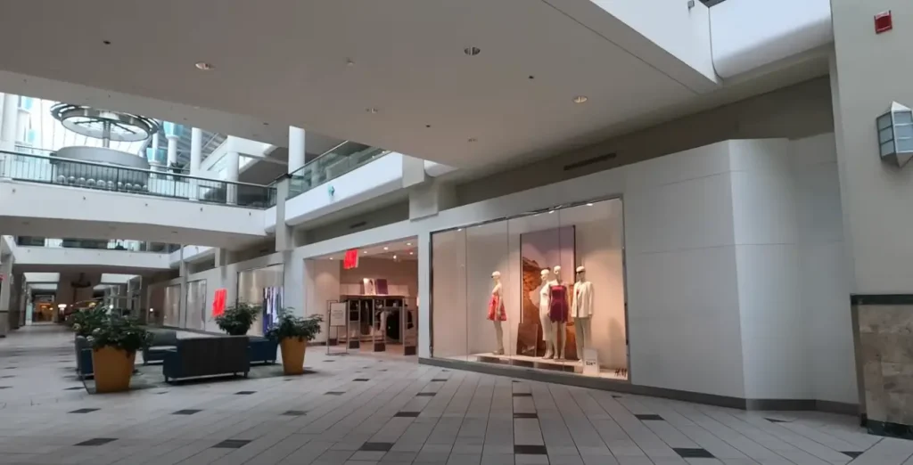emerald square mall beautiful view from front