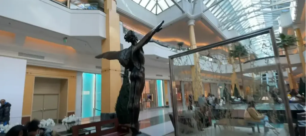 somerset collection mall inside