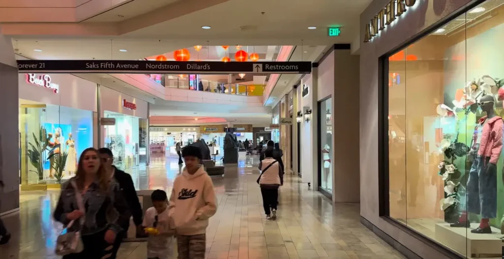 fashion show mall view