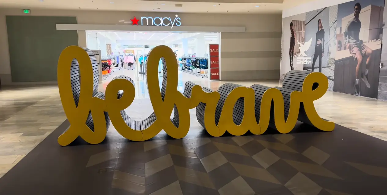 fashion show mall