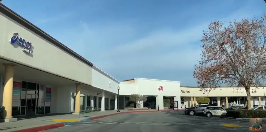 gilroy premium outlets photo