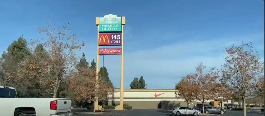 gilroy premium outlets photos