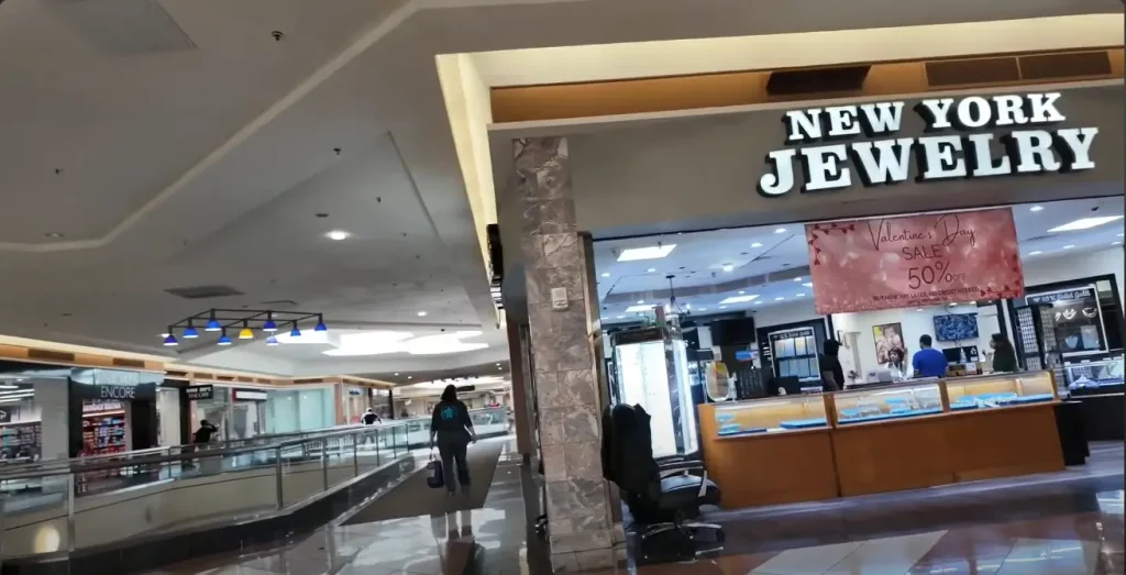hanes mall photo