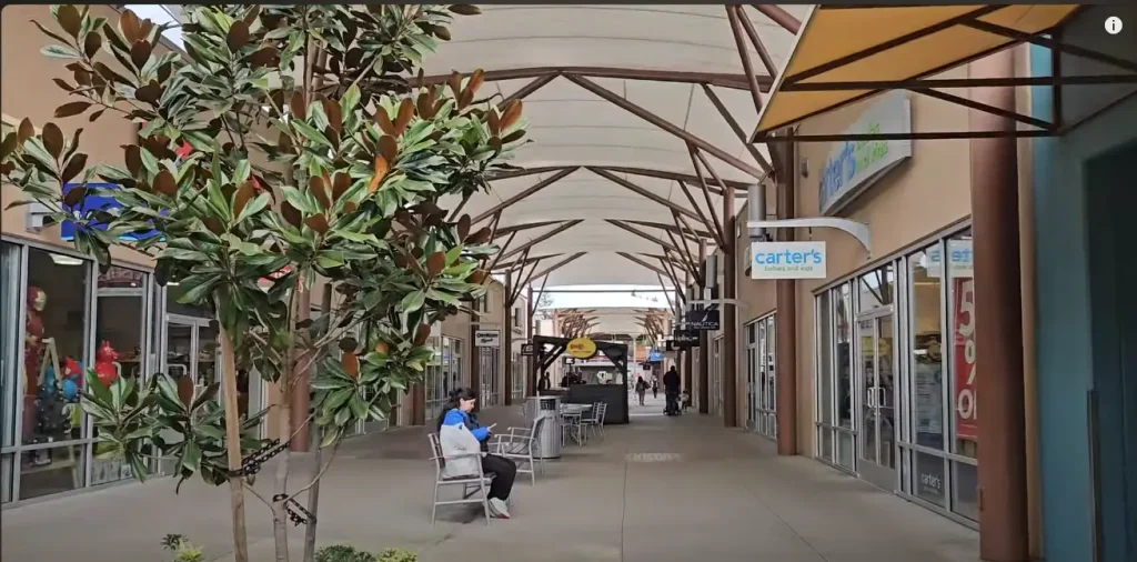 seattle premium outlets pictures