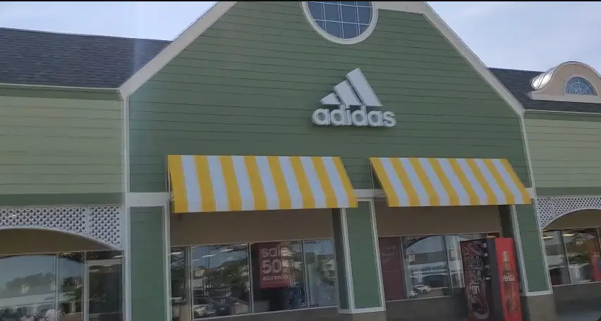 tanger outlets howell photo