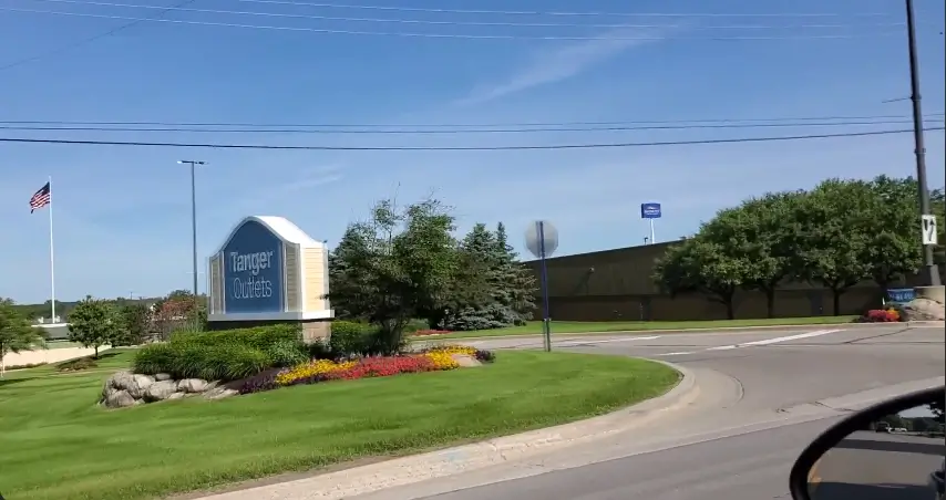 tanger outlets howell photos