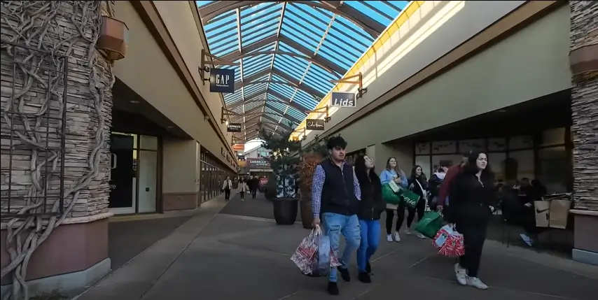 woodburn premium outlets photos