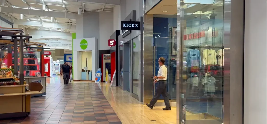 inside potomac mills mall