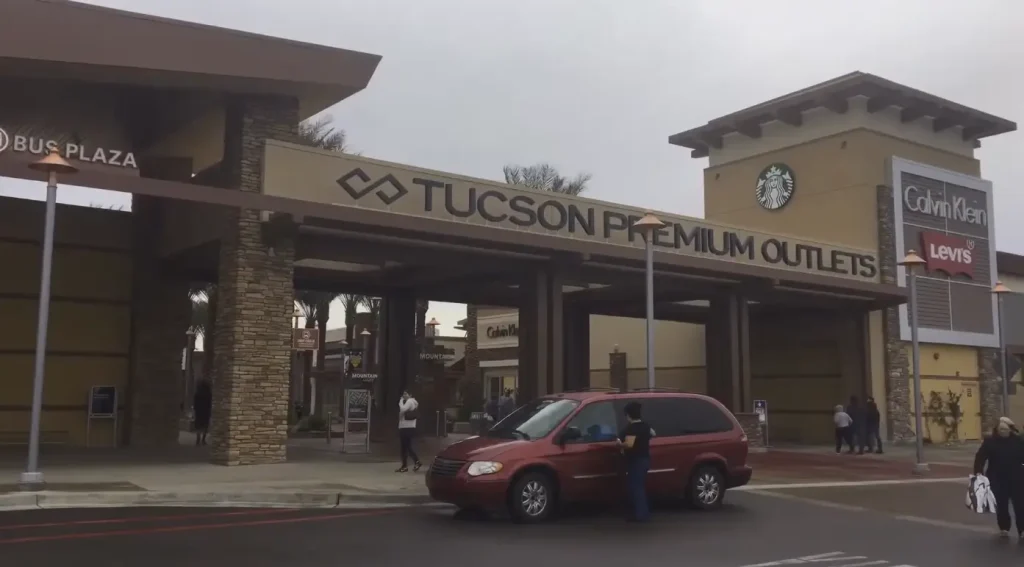 tucson premium outlets photo