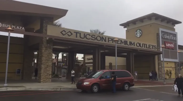 tucson premium outlets photo