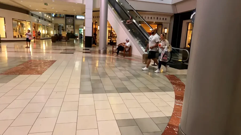 washington square mall photo